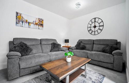 5 bedroom house Solihull 10 mins drive from BHX & NEC Private off road parking - Foto 3