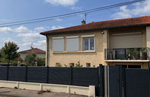 Gîte urbain au calme en rez de jardin proche Groupama stadium salle Arena EUREXPO Lyon - Foto 27