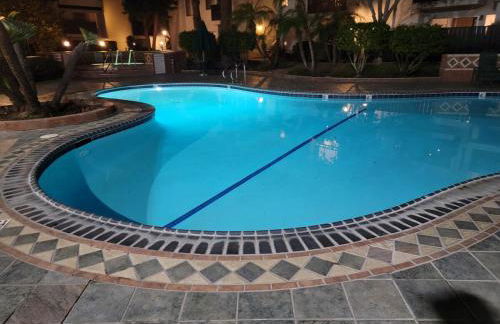 A Tranquil Retreat in Tarzana CA - Foto 31