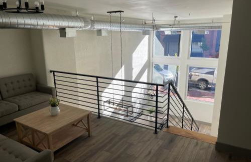 Main Street Farmhouse City Retreat by Hollyhock - Foto 12