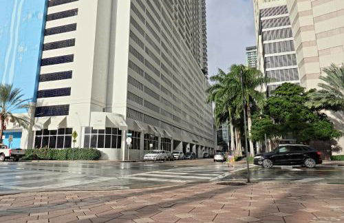 Upscale Apartment in the Heart of Brickell - Foto 86