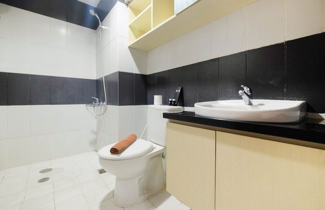 Luxurious and Comfy 2BR Cinere Bellevue Suites Apartment - Photo 13