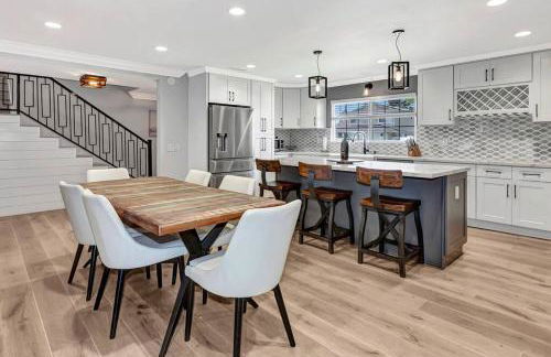 Huntington Beach, AC, Pool, Hot Tub, Detached Office, Close to Beach, Outside Entertaining Area - Photo 11