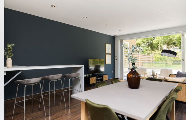 The Putney Hideaway - Modern and Elegant 3bdr Flat With Patio - Photo 12