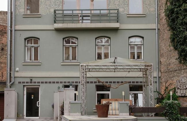 Hidden Gem Riga Apartment With Garden Views - Photo 29