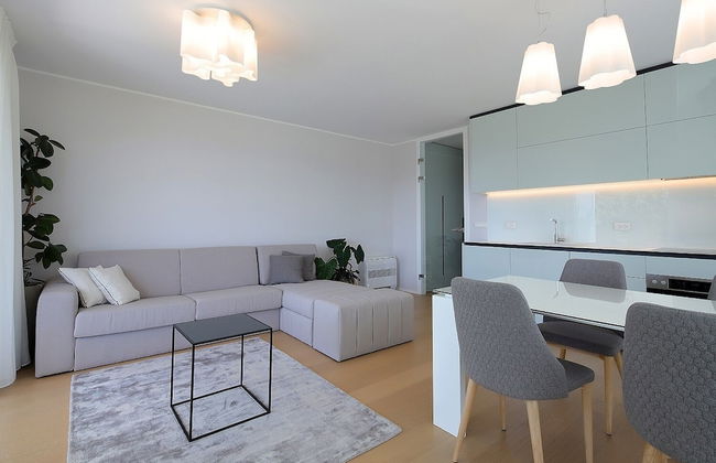 New Apartments with Pool near Beach - Photo 8