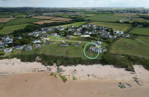 Headlands- Stylish Oceanfront Property on Harlyn Bay - Foto 1