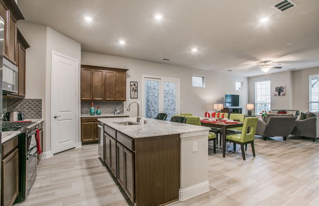 Beautiful furnished 3 bedroom Allen Home - Foto 11