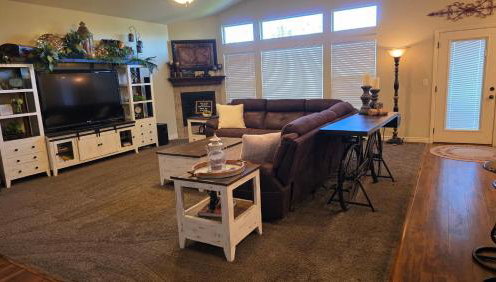 Wasatch Retreat 5 bed 3 5 bath pool table game room - Foto 1