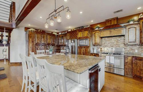 Waterfront Home with Private Pool, Patio & Amazing Sunset View - Foto 10