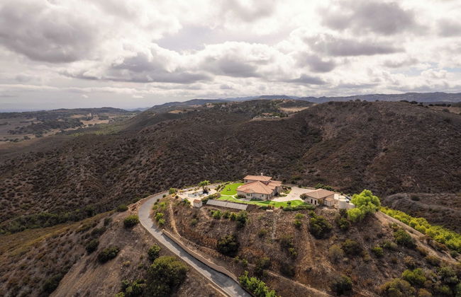 Colina by Avantstay Secluded Mountain Top Oasis w/ Pool, Hot Tub & Putting Green! - Foto 2