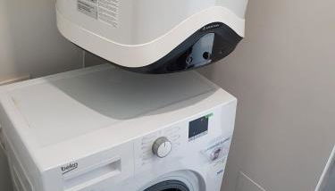 Quiet modern apartment with a large sunny garden! - Photo 2