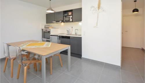 Gorgeous Apartment In Aigues-Mortes - Foto 4