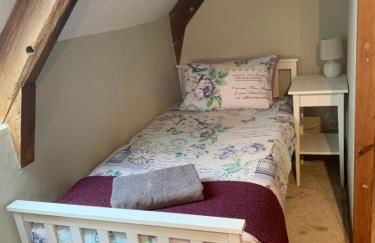 Countryside Retreat in Brittany 2 Bedrooms Sleeps 4 Pet Friendly Heated Swimming Pool Free Wifi - Foto 29