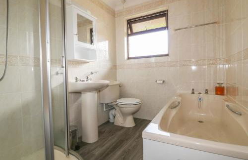 Three Jays - Foto 14