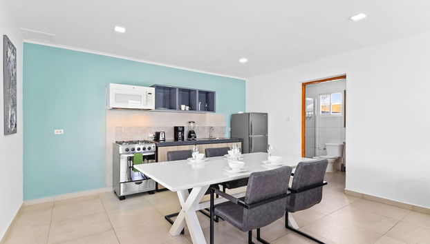 Brand NEW Central Modern Ground Studio With Pool - Foto 3, Habitación