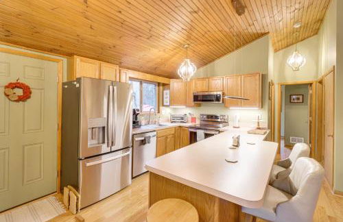 Hike and Golf! Family Home 15 Mi to Berkeley Springs - Foto 4