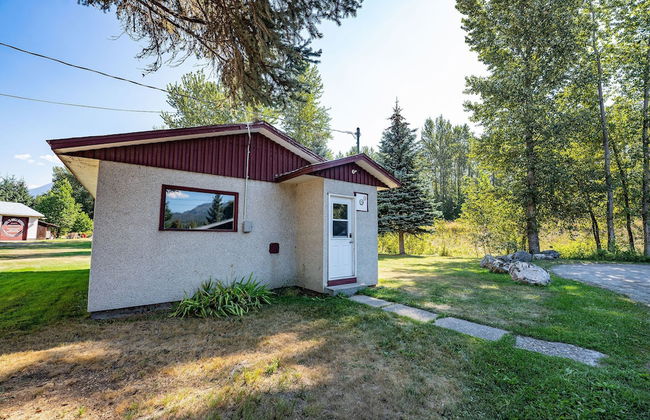 Downie Cottage by Revelstoke Vacations - Photo 27