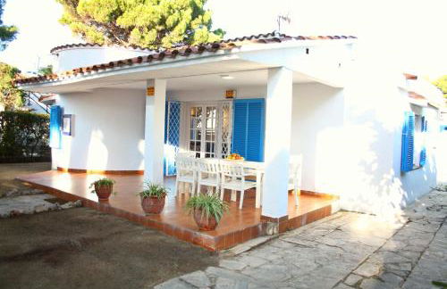 Superb Seafront Villa - Photo 1