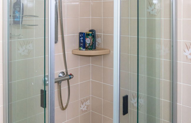 Typical Ardennes Chalet With hot tub - Foto 15