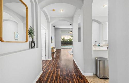 NEW - Poolside Oasis Heated POOL Home - 2000 SF - Foto 4