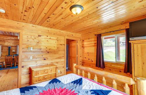 Wraparound Deck and BBQ Pet-Friendly Deadwood Cabin - Foto 15