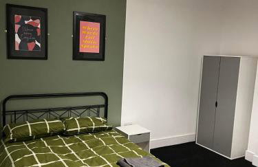 ResiLets - Plessey Road House, Large, Modern Home - Foto 14