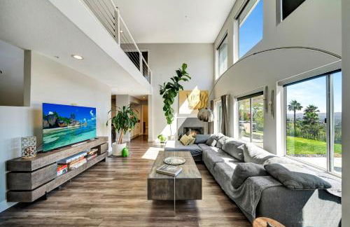 Stunning Hilltop 5BR With View And Hot Tub! - Foto 8