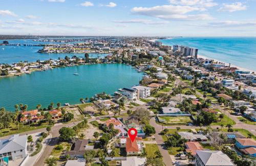 Visit Nonna's Beach Cottage & Enjoy the Sunshine with a Short Walk to the Beach! - Foto 31