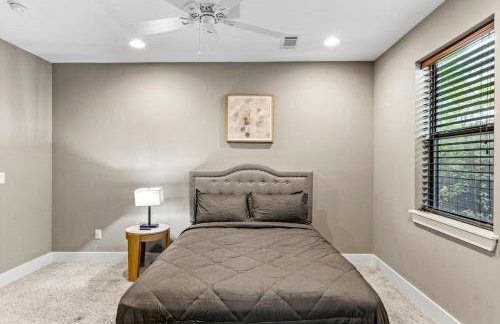 Gorgeous Property Near Convention Center - Foto 25