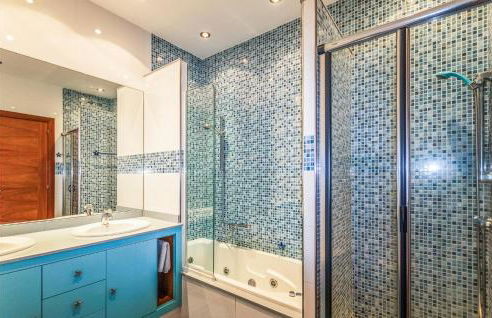 Lovely Home In Sant Cebrià De Vallalta - Foto 39