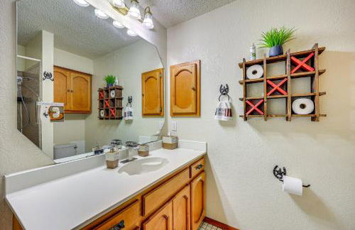 Relaxing Helotes Apt 7 Mi to UT at San Antonio! - Foto 13