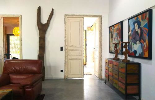 "La Case" - Magnifique ferme rénovée au cœur de la nature - Piscine privée sans vis-à-vis - Vue dégagée - Jardin - Stationnements gratuits devant la propriété - Belles prestations - Foto 48