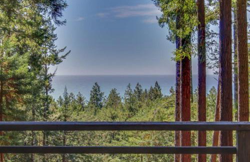 The Redwood House - Photo 1