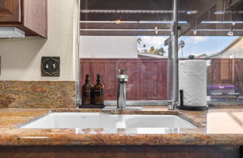 Mira Mesa Family Retreat 4BR with Balcony and Firepit - Photo 49