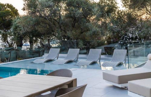 Presidential Beach Villa - Photo 6