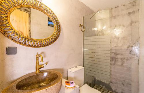 Perachori Boutique Studios - Photo 15