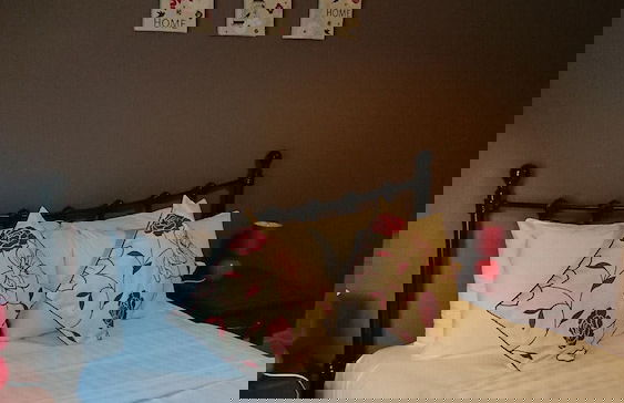 Victoria Cloisters Apartments - Photo 3