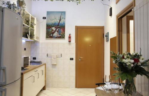 Midnight blues for 3 people near the airport - Foto 49