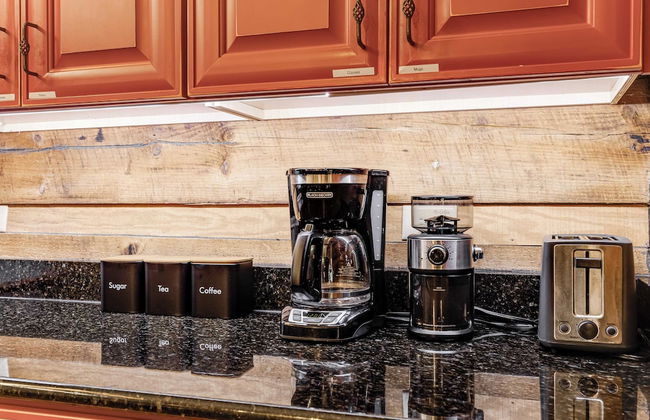 Red Cedar by Avantstay Cabin w/ Hot Tub + Views! - Foto 2