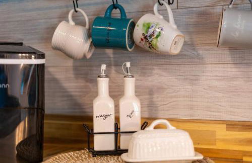 Pet friendly - steps to water! - Foto 13