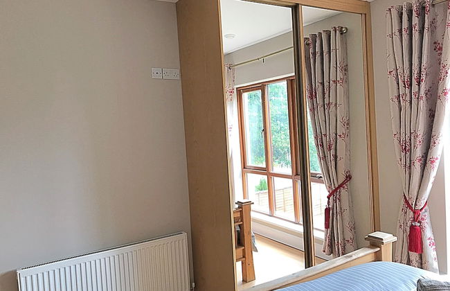 Immaculate 3-bed House With Private Secure Garden - Foto 8