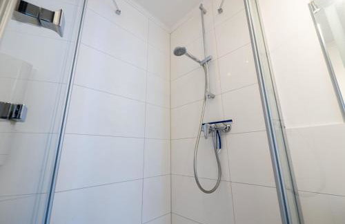 Monteurwohnung-fuer-5-Personen-mit-Balkon-Kueche-Ahrensburg-Naehe-Hamburg-AGRP1203 - Photo 13