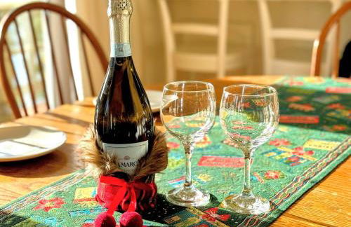 Lakefront Villa with 180 degree view private dock and boats - Foto 29