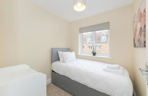 Stunning Garden House with Free WIFI and Parking - Foto 25