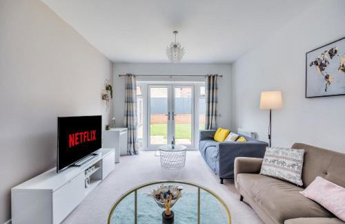 Detached 4 Bedroom 2 Bathroom House - Driveway Parking, Fast WiFi and Smart TV by Yoko Property - Foto 19