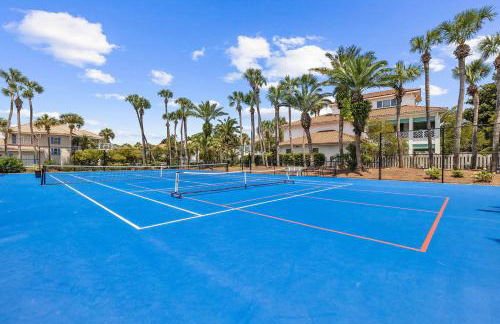 La Villa Nadia - Lakefront Luxury Vacation Rental in Destiny with Private Pool - Foto 45