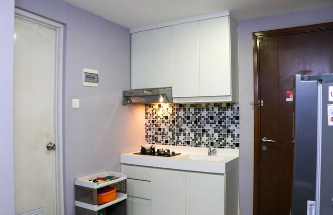 Minimalist And Warm 1Br Signature Park Grande Apartment - Photo 9