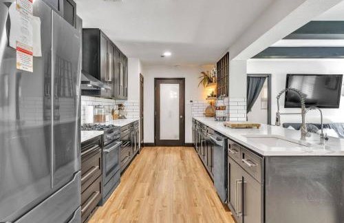 Stylish Family Fun! Pool, Hot Tub, Volley Ball, Arcade & Boat Parking - Foto 8