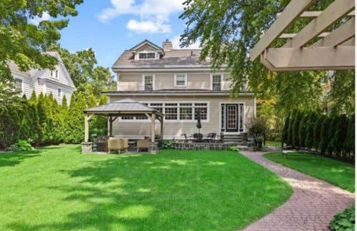 Majestic Family Home in Saratoga New York - Photo 20